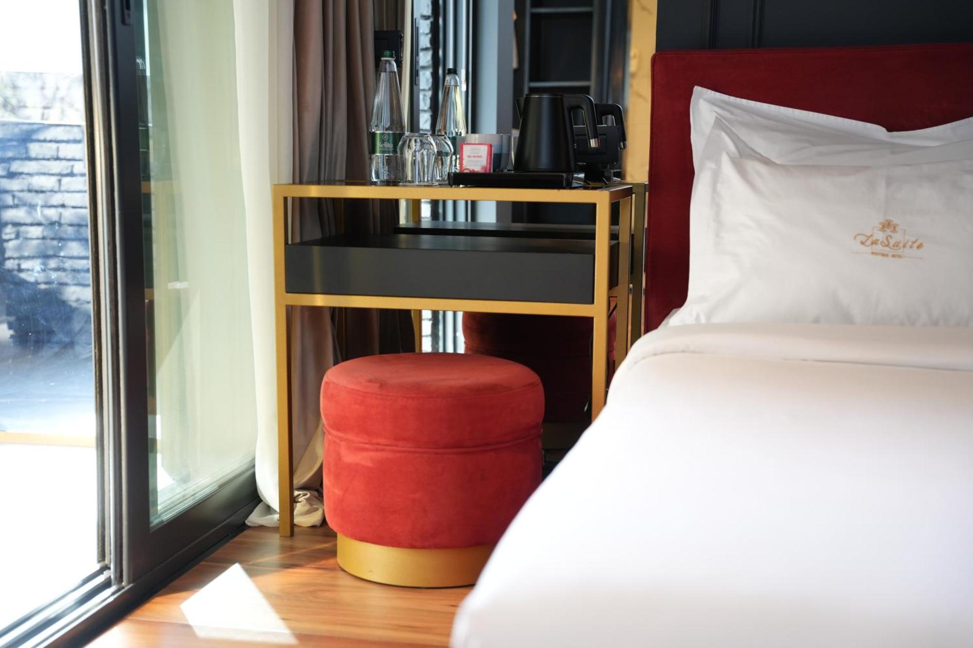 La Suite Boutique Hotel Tirana Exteriör bild
