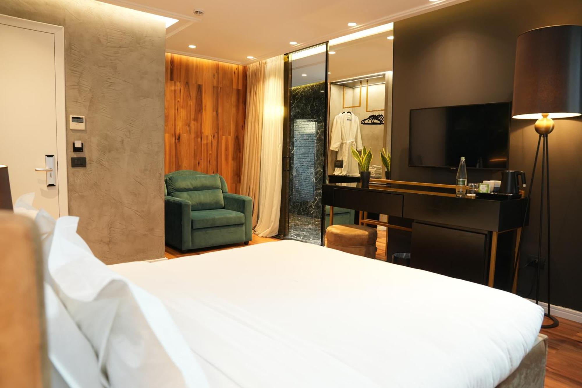 La Suite Boutique Hotel Tirana Exteriör bild