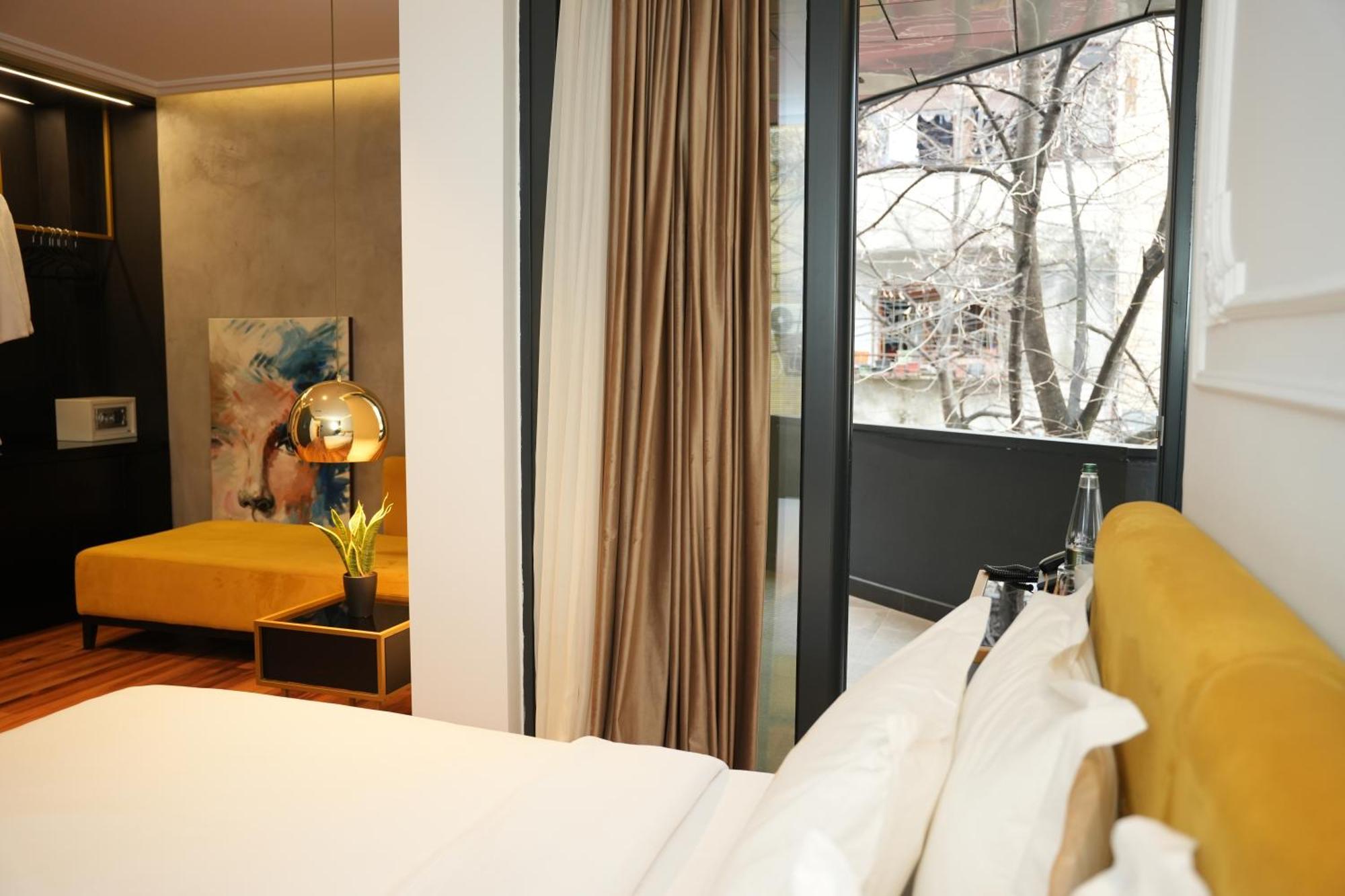 La Suite Boutique Hotel Tirana Exteriör bild